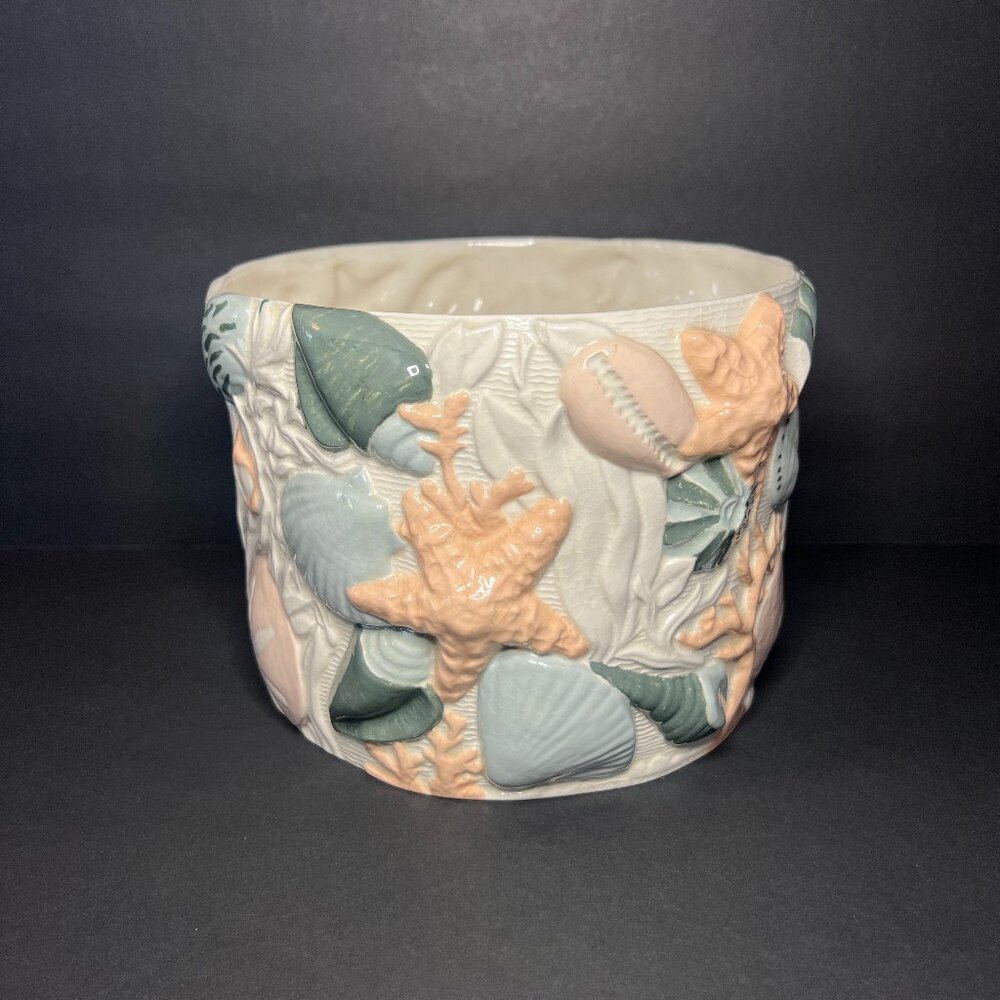 VTG 1976 Decorative Hand Painted Ceramic Nautical Seashell Embellished Planter